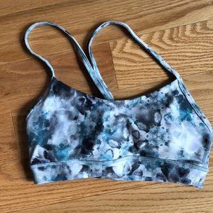 LULULEMON SPORTS BRA SIZE 4